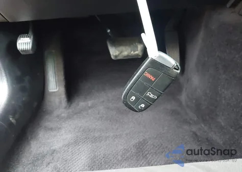 2018 Dodge Challenger Sxt z USA, uszkodzony, nr VIN 2C3CDZAG8JH297327